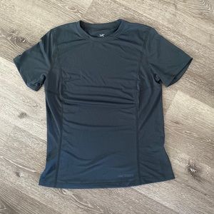 Women’s Arc’teryx Performance T Shirt, made in Canada, size medium